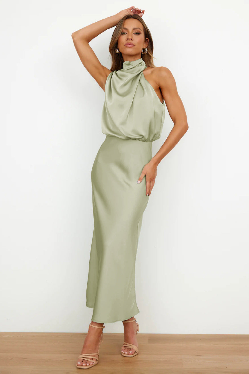 Valeria™ | Vestido Largo de Satén con Cuello Halter