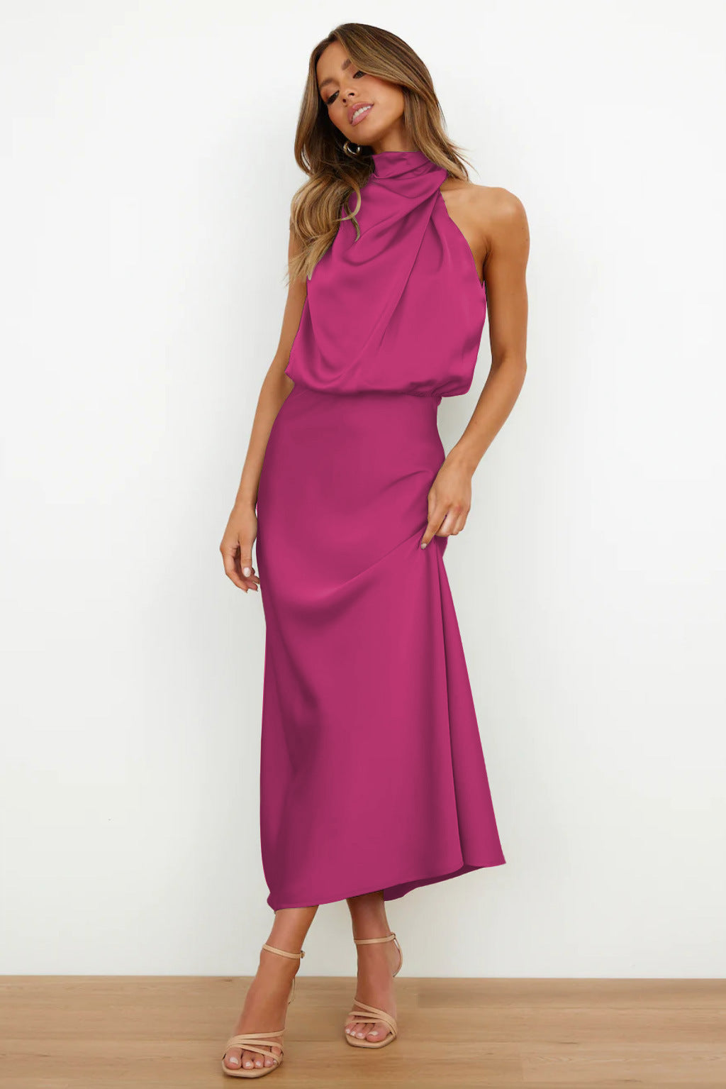 Valeria™ | Vestido Largo de Satén con Cuello Halter