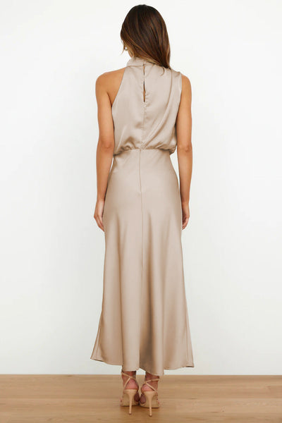 Valeria™ | Vestido Largo de Satén con Cuello Halter