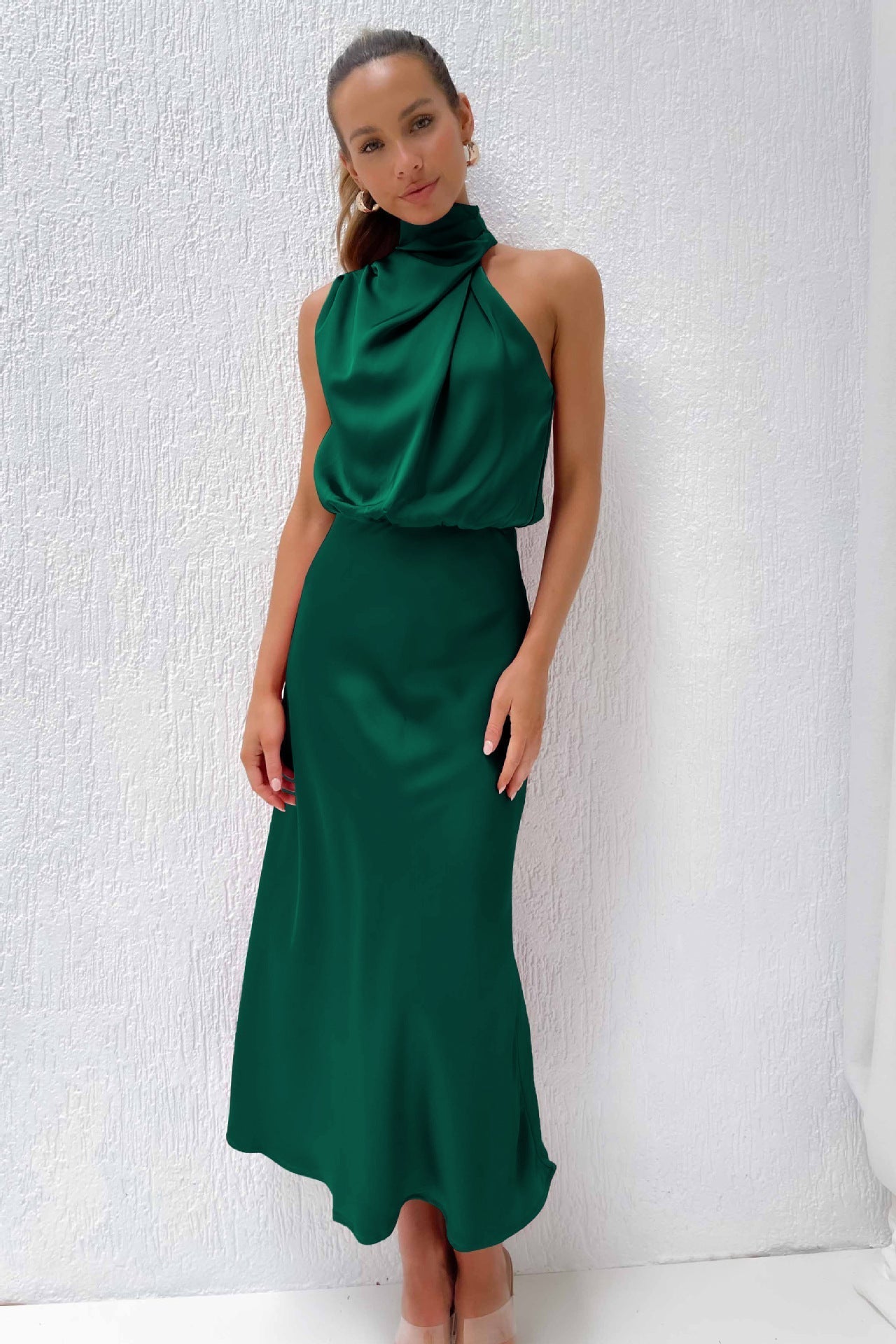 Valeria™ | Vestido Largo de Satén con Cuello Halter