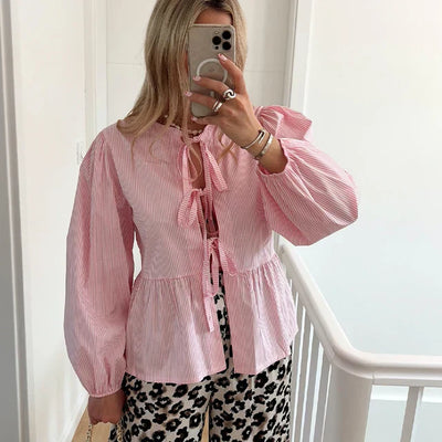 Blusa con Lazo de Encaje