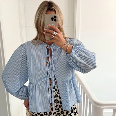 Blusa con Lazo de Encaje