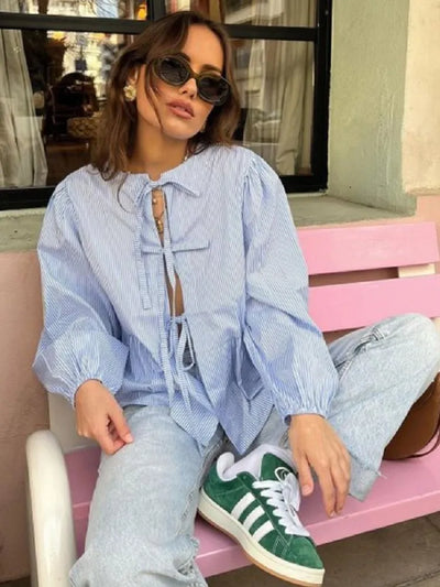 Blusa con Lazo de Encaje