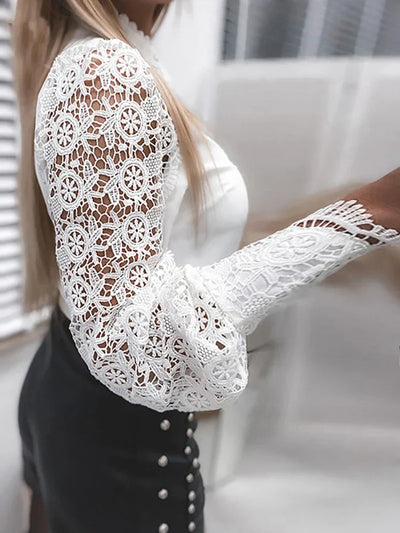Blusa de encaje con parches de cuello blanco